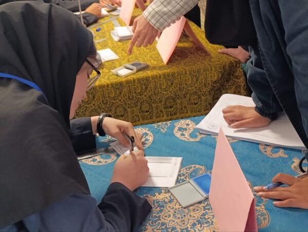انتخابات مدرسه‌ای در دبیرستان هیات امنایی مطهره گالیکش