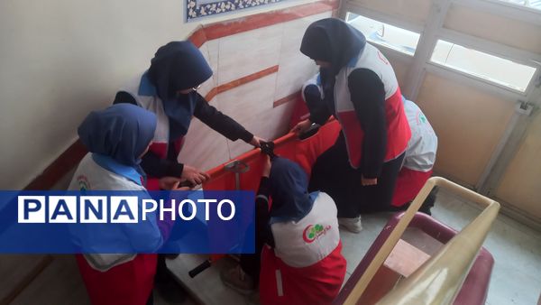 اجرای مانور زلزله با هدف مدرسه ایمن جامعه تاب آور