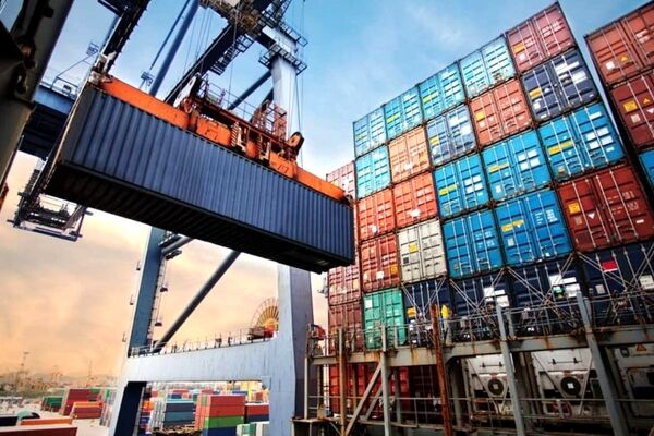 انجام تشریفات گمرکی و خروج بیش از ۶۹ هزار دستگاه کامیون حامل کالاهای اساسی