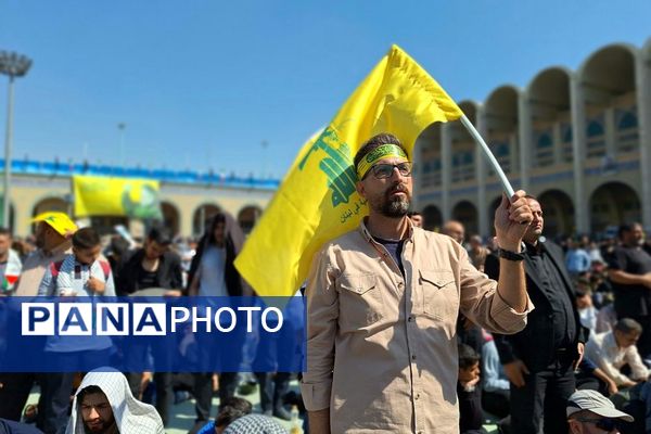 حضور پرشور مردم ایران در نمازجمعه مصلی تهران