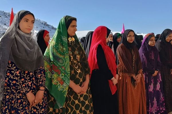 آیین نواختن زنگ گلبانگ انقلاب در مدرسه الزهرا شهرستان مارگون 