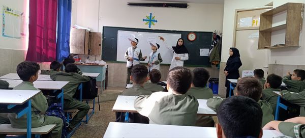 ارتقای آگاهی دانش‌آموزان آموزشگاه شهید رجایی با آموزش‌های سلامت و ایمنی زلزله