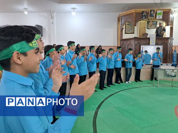 جشنِ تکلیفِ «به وقتِ میهن خدایی» دانش آموزان اشکذری همراه دستبوسی مادر