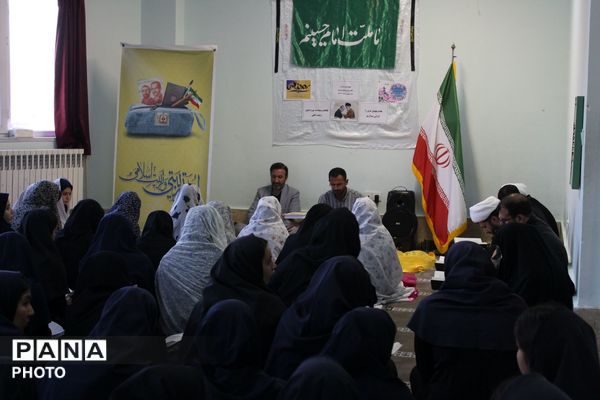 شب‌های دبیرستان  نسیبه در رمضان؛ تلفیق نور قرآن و شور افطاری