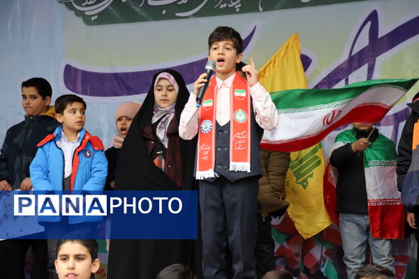 راهپیمایی باشکوه ۲۲ بهمن در قاب تصویر