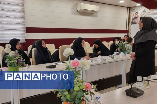 برگزاری کارگاه‌های آموزشی مهارت ارتباط مؤثر و سبک زندگی اسلامی-ایرانی ویژه رابطین امور بانوان منطقه کهریزک 