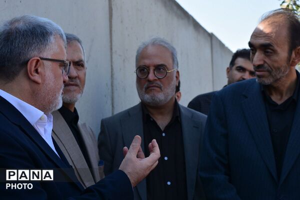 بازدید استاندار تهران از دبیرستان تمام هوشمند «شهید ابراهیم رئیسی» بهارستان دو