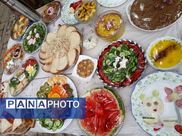 جشنواره صبحانه سالم در هنرستان موفقیان شهرستان نظرآباد