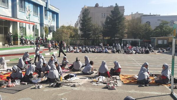 صبح پرانرژی با صبحانه سالم در دبستان نیایش