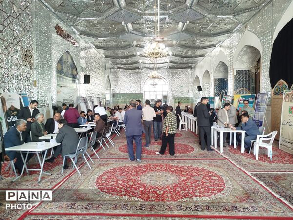 میز ارتباطات مردمی مسئولان شهرستان کاشمر در باغمزار 