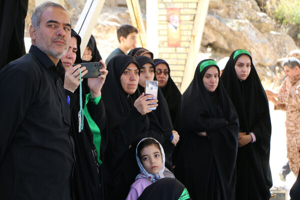 بازدید معلمان از یادمان «سیران‌بند» در نقطه صفر مرزی بانه
