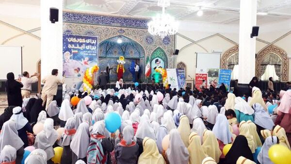 اجتماع بزرگ دانش‌آموزان در زیارتگاه شهید آیت الله مدرس(ره)