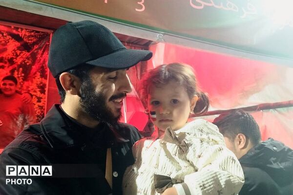 نیمکتی برای رفاقت با شهدا