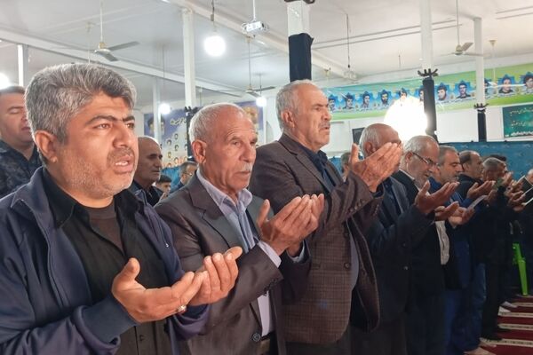 اقامه نماز عید فطر در روستای بلیان کازرون