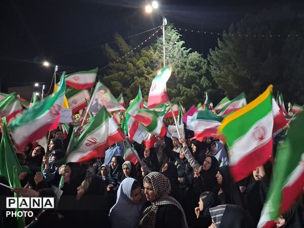 عاشقان وطن در میادین