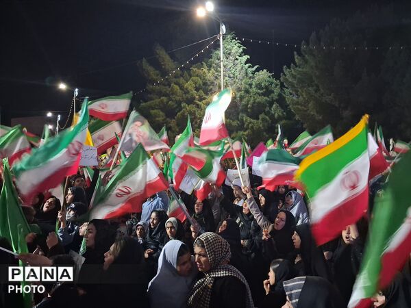 عاشقان وطن در میادین