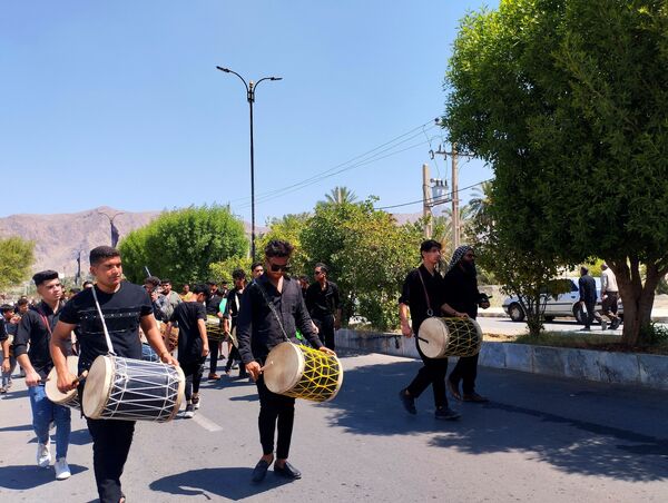 پیاده‌روی دلدادگان جامانده از کربلا در حاجی‌آباد