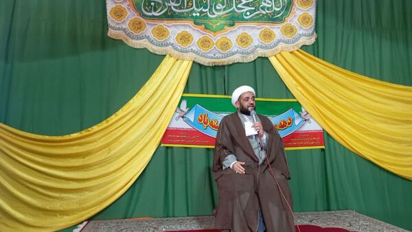 حضور پرشور دانش آموزان و اقشار مردم در جشن 22بهمن روستای سرتشنیز 