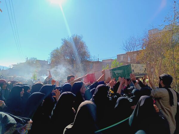 مردم علی‌آباد دمق جوکار از شهید گمنام استقبال کردند