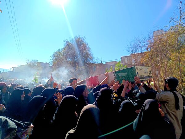 مردم علی‌آباد دمق جوکار از شهید گمنام استقبال کردند