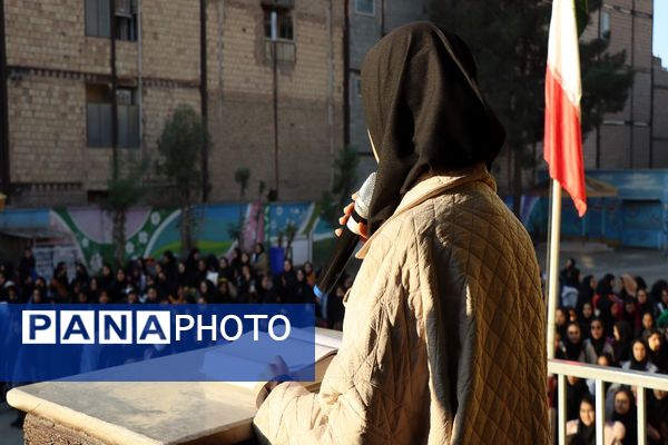 صبحگاه مدرسه شیخ مفید پاکدشت