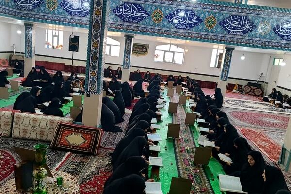 محفل قرآنی بانوان دستجرد به یاد شهدای جنگ رمضان