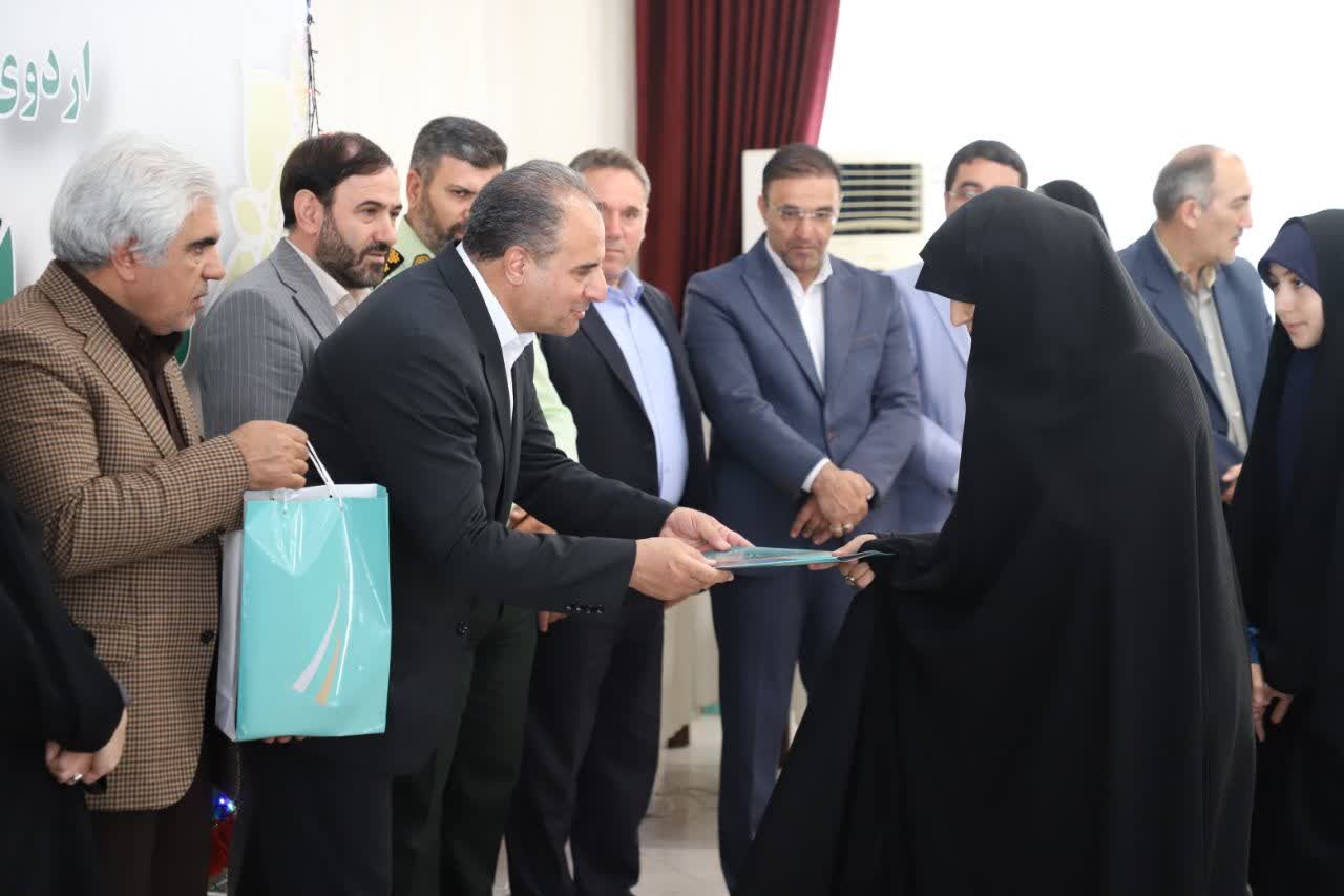 تقدیر مدیرکل آموزش و پرورش آذربایجان شرقی از فرزندان دانش‌آموز شهدای اقتدار