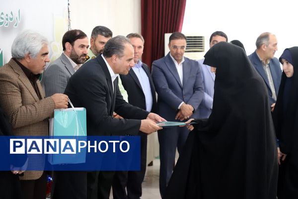 تقدیر مدیرکل آموزش و پرورش آذربایجان شرقی از فرزندان دانش‌آموز شهدای اقتدار