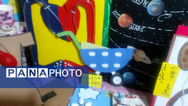  نمایشگاه بازی‌های یادگیری دبستان آیین مهر ورزی 