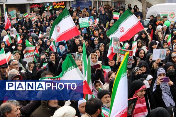 حماسه حضور مردم قروه در راهپیمایی ۲۲ بهمن؛ تجلی وحدت و وفاداری به انقلاب