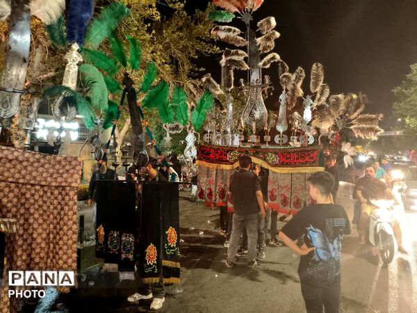 کاروان‌های عزاداری شب شهادت امام سجاد(ع) در سراسر اصفهان به حرکت درآمد