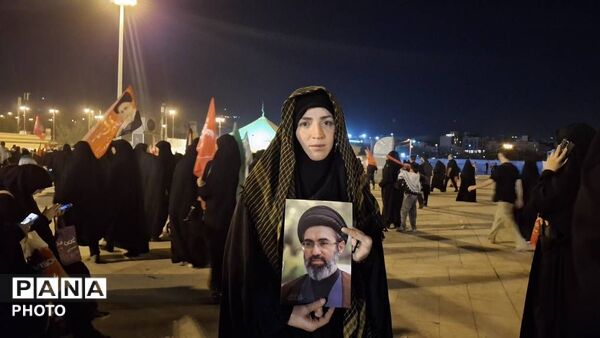 رسم وداع  با پیکر مطهر امام قائد