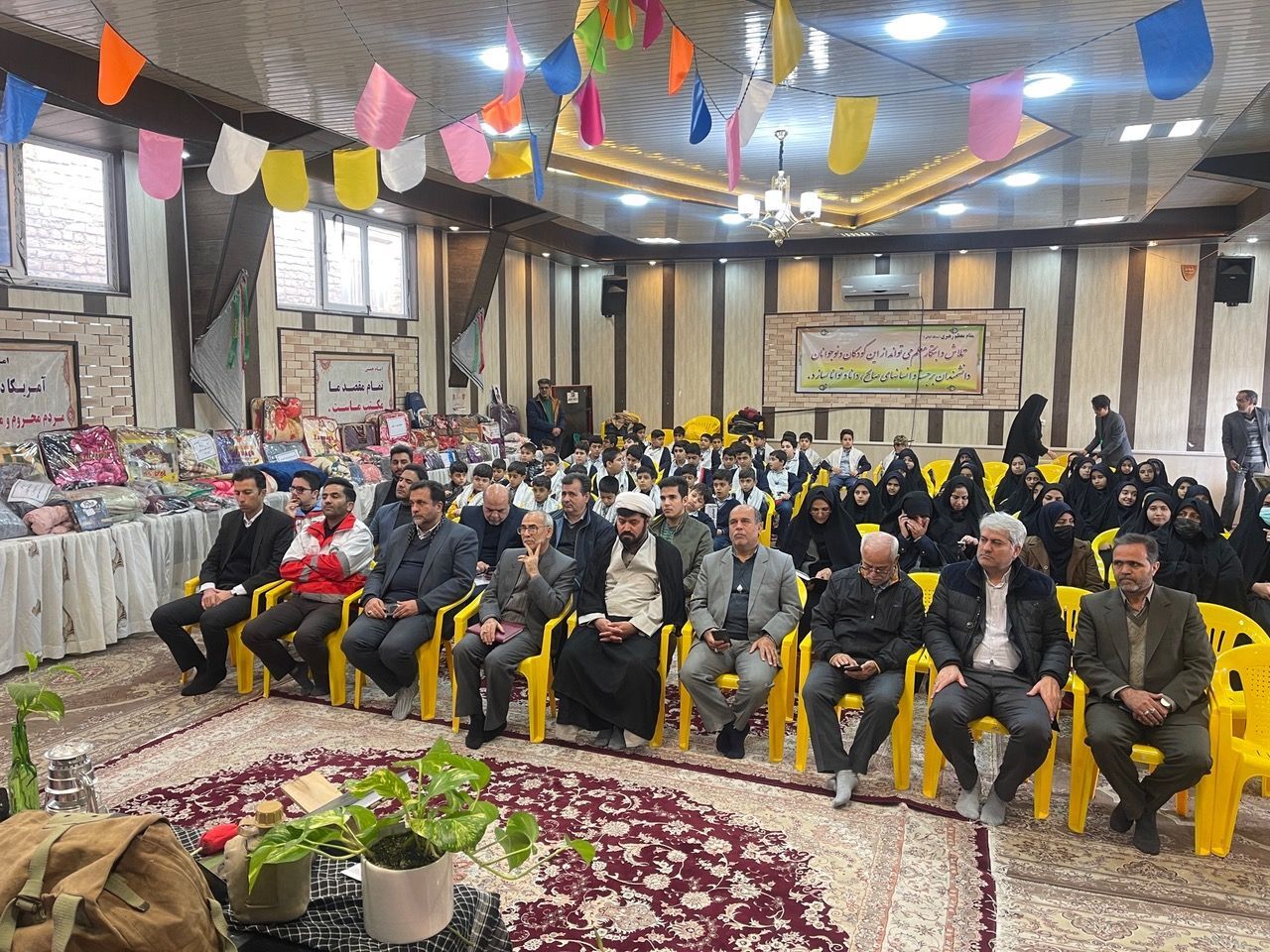 همایش ایران همدل در دبستان غیردولتی امام حسین(ع)