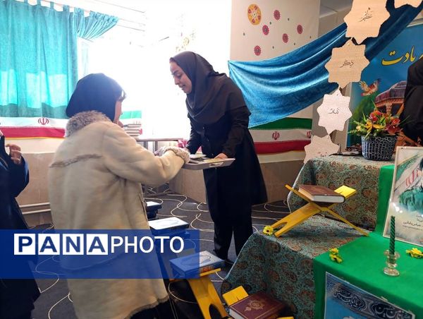 محفل انس با قرآن کریم در دبیرستان حاج بهادر گراشی ناحیه ۳