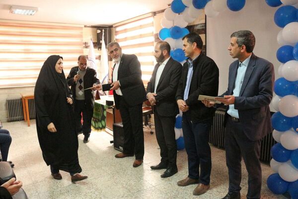 بزرگداشت روز زن و تجلیل از بانوان شاغل در آموزش‌وپرورش 