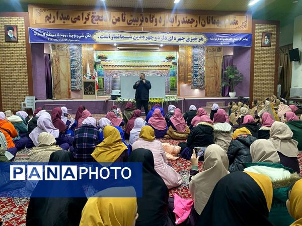 دختران ملاردی در اردوی سیاحتی زیارتی مشهد 