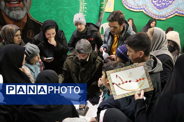 پذیرایی نوجوانان سید مرکز سلاله از منتظران ظهور در ایام فرخنده نیمه شعبان