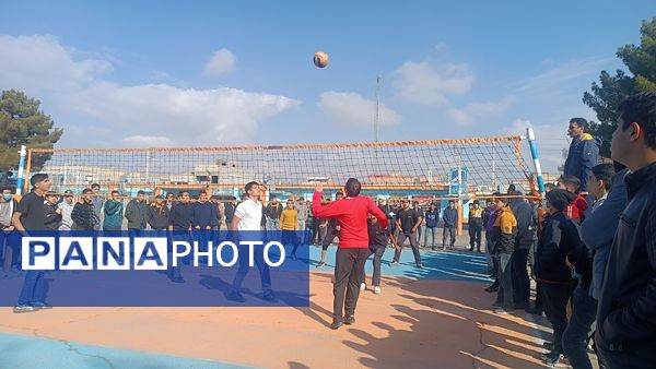 سومین روز از مسابقات گروهی والیبال در دبیرستان شاهد ابوذر گروهی