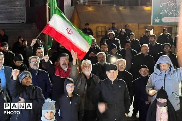 مردم فیروزکوه، کف خیابان را خالی‌ نمی کنند