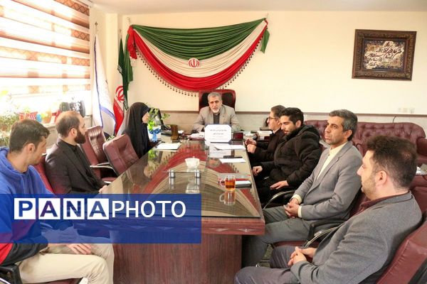 تشکیل ستاد دهه فجر در آموزش و پرورش فیروزکوه با هدف برنامه‌ریزی منسجم برای ترویج ارزش‌های انقلاب در مدارس