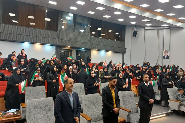 همایش معماران خشت اول در کهریزک؛ بزرگداشت معلمان پایه اول ابتدایی