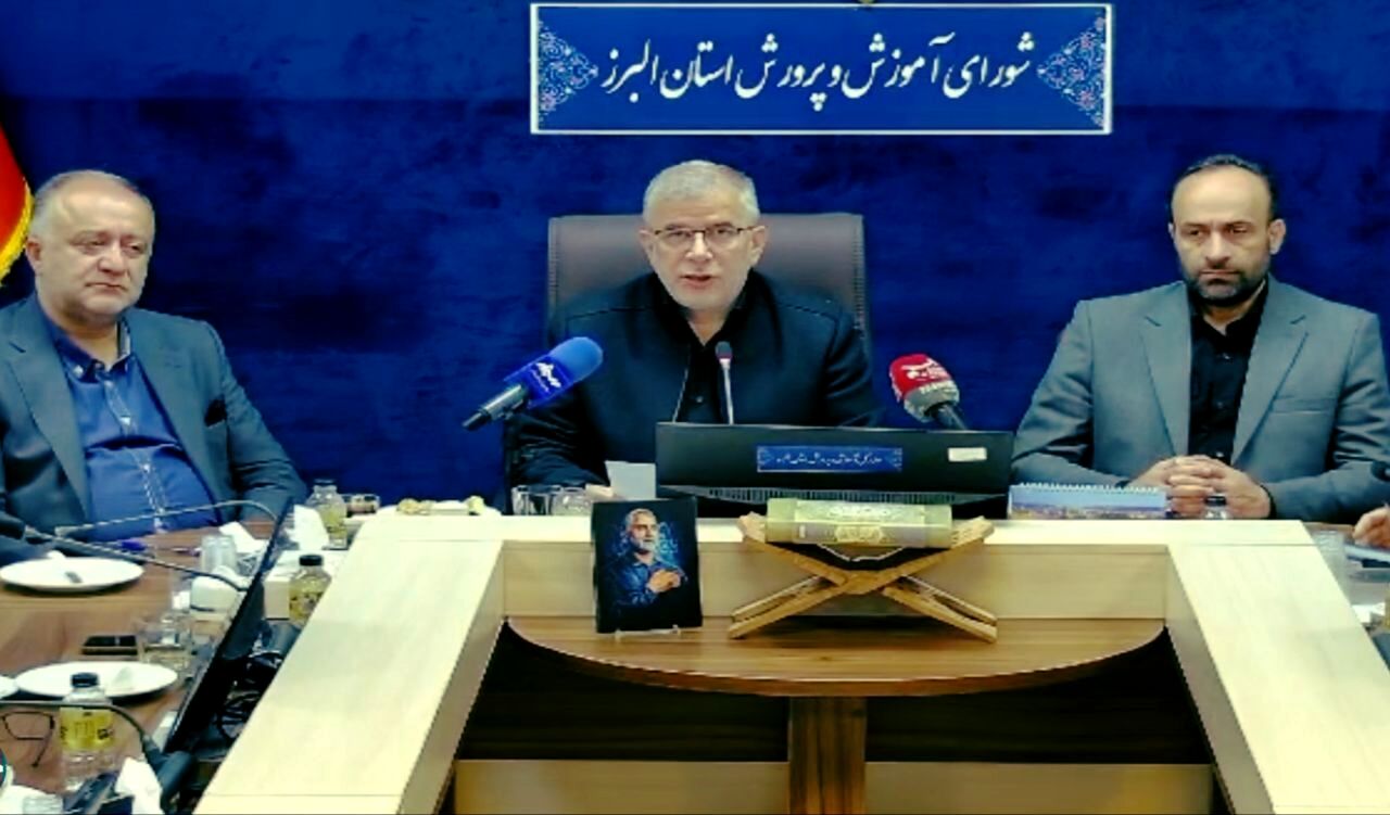 معلم؛سنگرنشین علم و سازنده آینده است