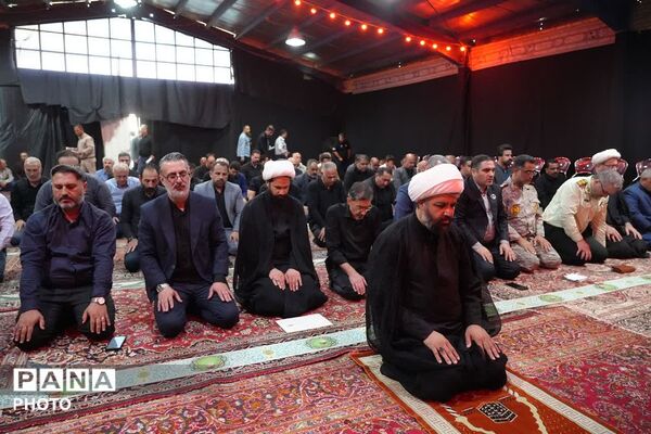 اقامه عزای رهبر شهید در بخشداری کهریزک 