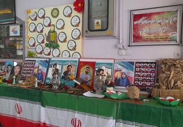  نمایشگاه دفاع مقدس در مدرسه مهدی قاضی۲ خرم‌آباد