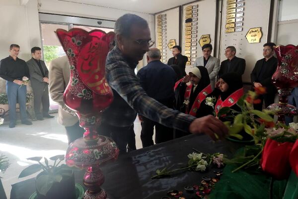 آیین گرامیداشت امام خمینی (ره) در اداره آموزش و پرورش ناحیه ۳