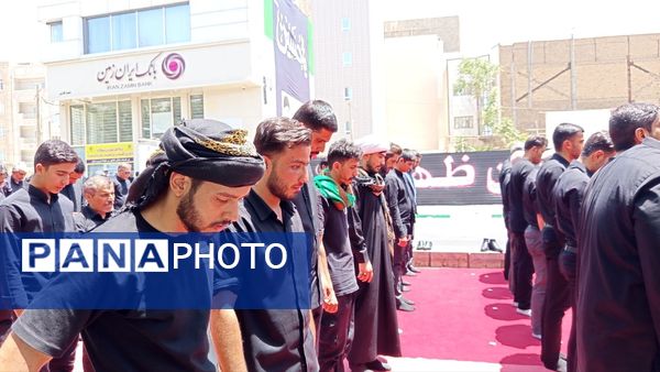 اقامه نماز ظهر عاشورا در کاشمر