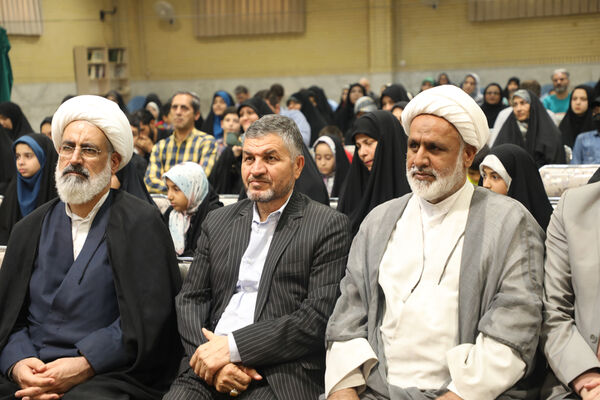 تجلیل از دانش‌آموزان برگزیده پویش «شهید من» در قم