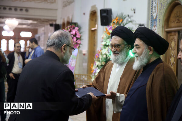 آیین خطبه خوانی خادمان حرم حضرت معصومه(س) در روز دختر