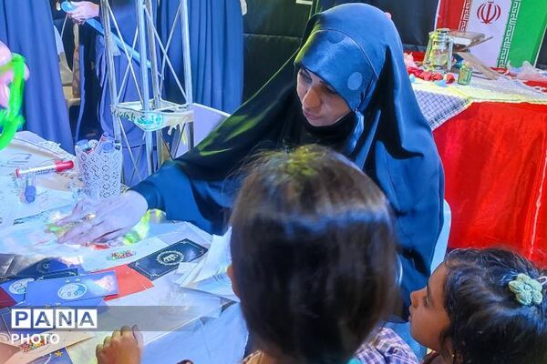 خدمت رسانی دانش‌آموزان و فرهنگیان دبیرستان تزکیه شهرری در موکب بسیج دانش آموزی 