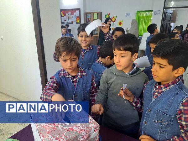 انتخابات شورای دانش‌آموزی در دبستان مبتکران ناحیه ۷